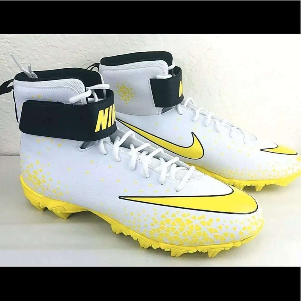 Nike Force Savage Shark Football Cleats Size 11.5